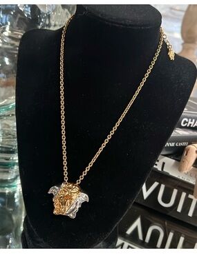 Versace two tone necklace like new with box unisex